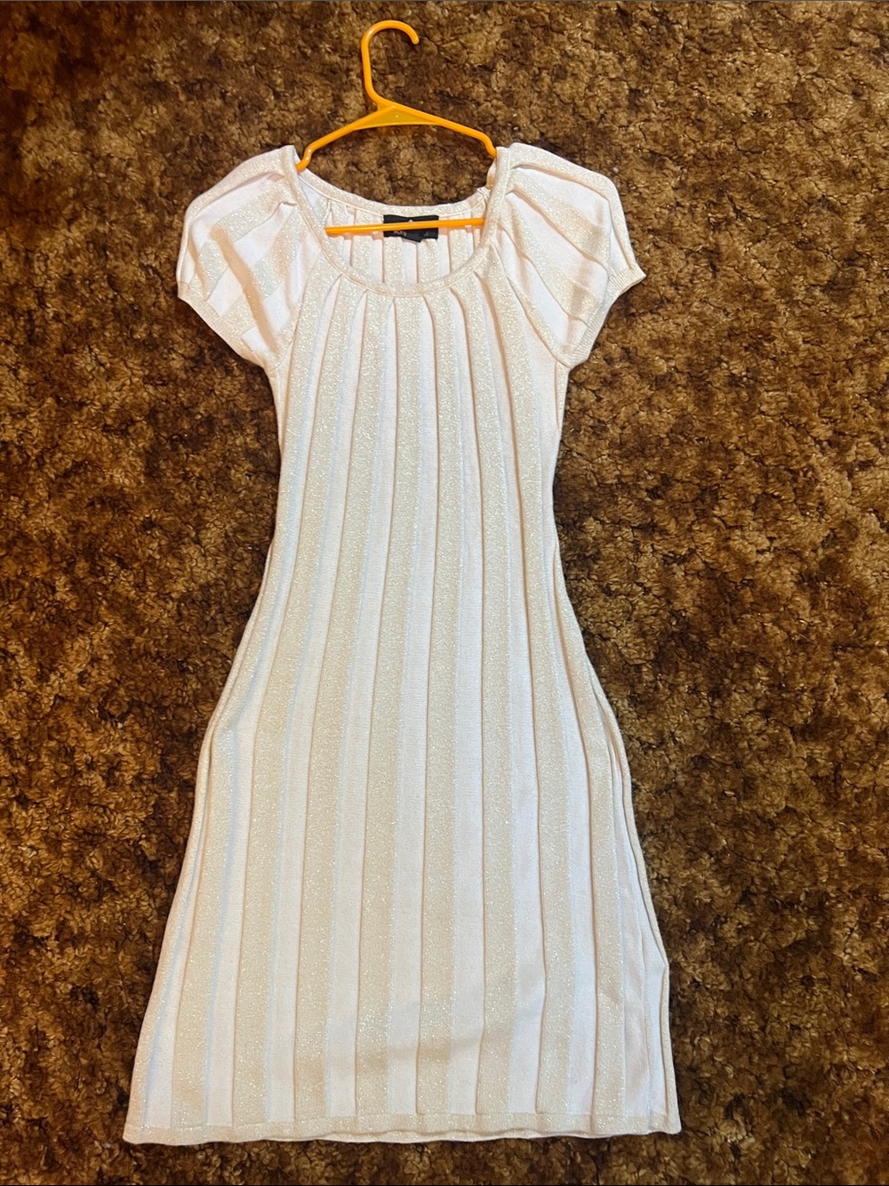 Women's White Short-Sleeve Pleated Knit Dress